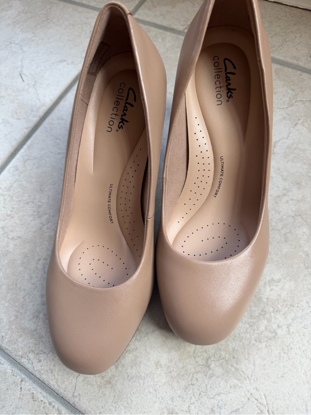Clarks Collection Women's Blush Tan Comfort Pumps